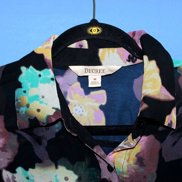 Decree Sheer Floral Print Button-Up Blouse - Women's Size M - Multicolor Pastel - Picture 4 of 6